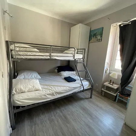 T3 Avec Grande Terrasse Vue Port Et Appartement *
