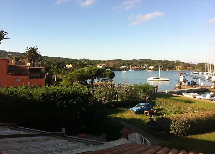 T3 Avec Grande Terrasse Vue Port Et Hyères